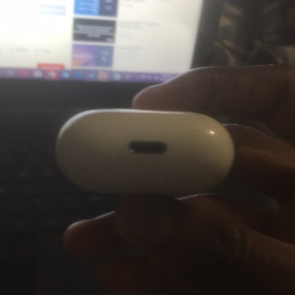 Apple air pods - Picture 3 of 4